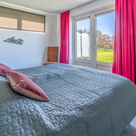 Holiday home Wulpenweid 12a *